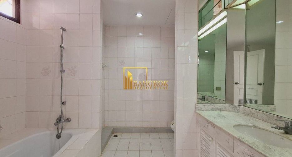 Condo en alquiler de 3 habitaciones en Watthana, Bangkok