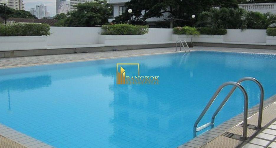 Condo en alquiler de 3 habitaciones en Watthana, Bangkok