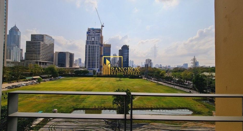 For rent 2 bedrooms condo in Pathum Wan, Bangkok