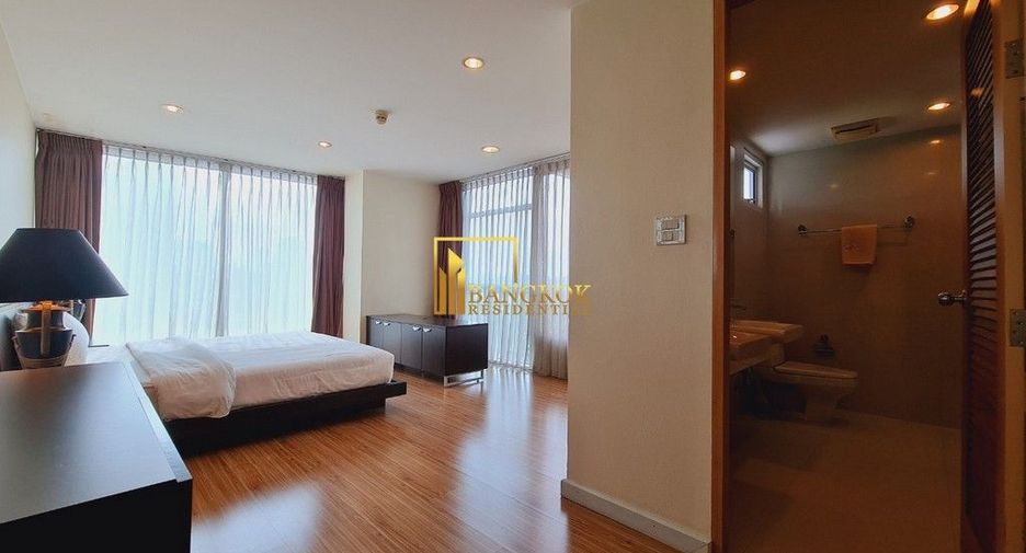 For rent 2 bedrooms condo in Pathum Wan, Bangkok