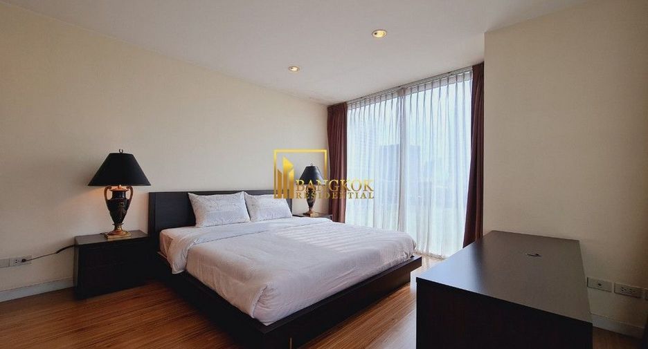 For rent 2 bedrooms condo in Pathum Wan, Bangkok