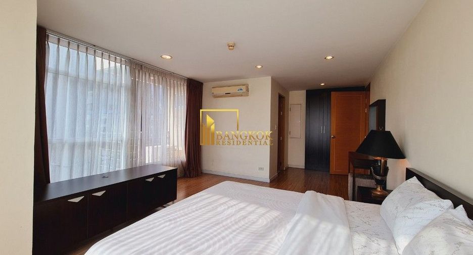 For rent 2 bedrooms condo in Pathum Wan, Bangkok