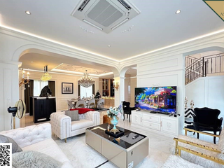 Haus zum Kauf mit 4 Zimmer in Taling Chan, Bangkok