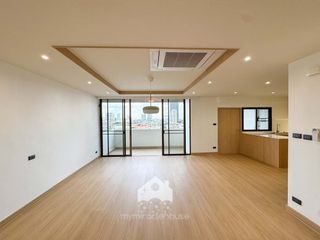 For rent 3 bed apartment in Watthana, Bangkok