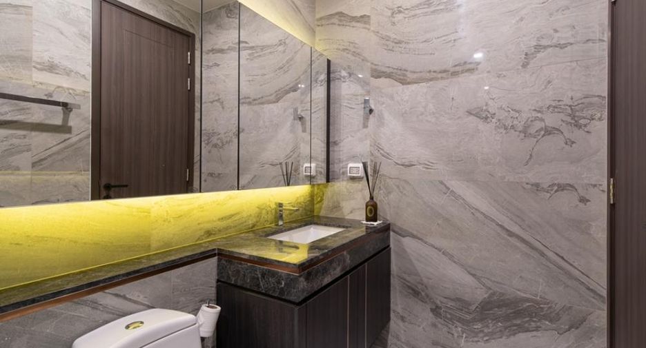 For rent and for sale 1 bed condo in Khlong Toei, Bangkok