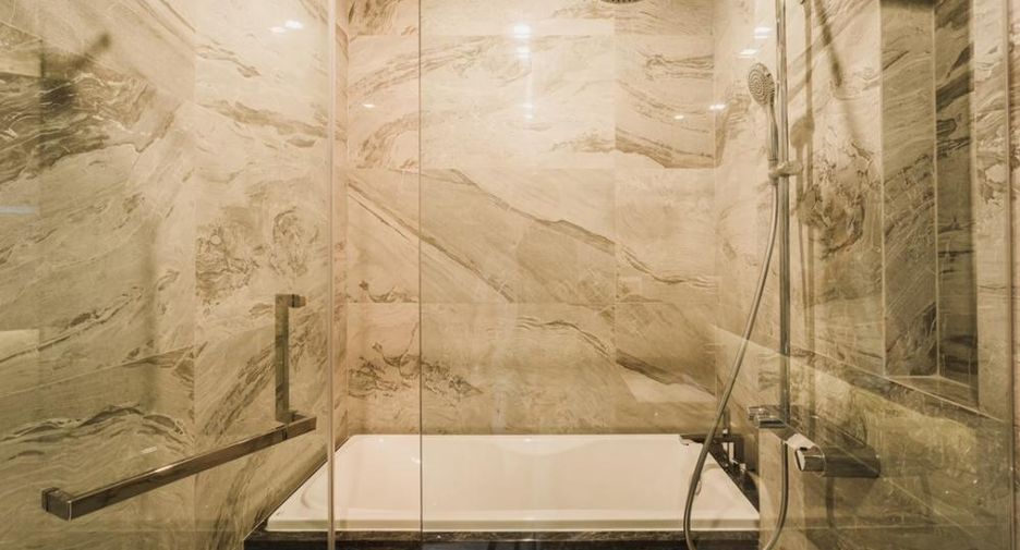 For rent and for sale 1 bed condo in Khlong Toei, Bangkok