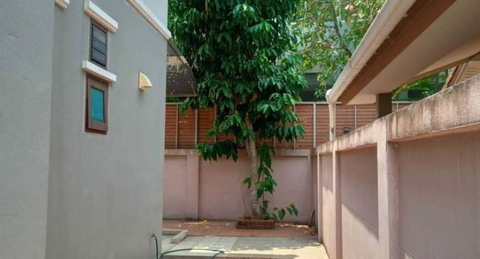 For rent and for sale 3 bedrooms house in Si Racha, Chonburi