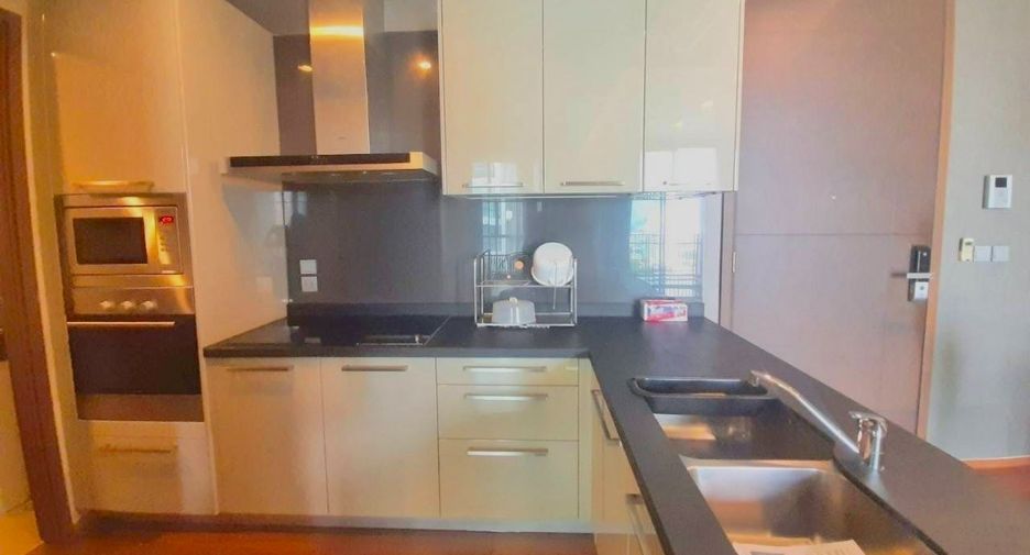 For rent 3 bedrooms condo in Watthana, Bangkok