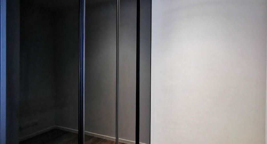 For rent 2 bedrooms condo in Sathon, Bangkok