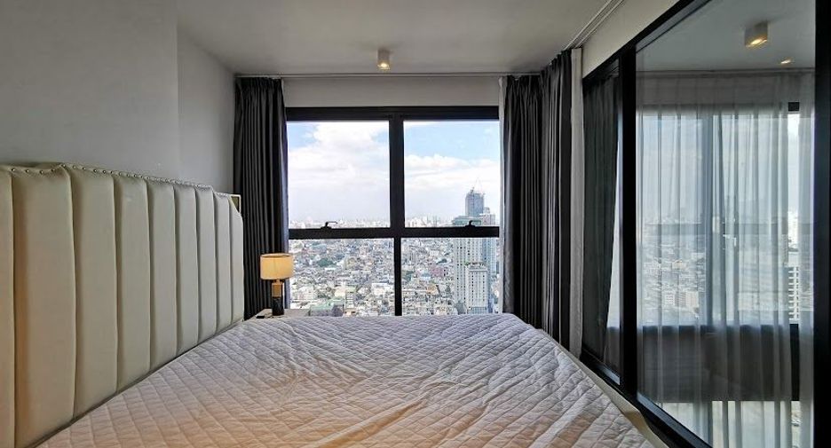 For rent 2 bedrooms condo in Sathon, Bangkok