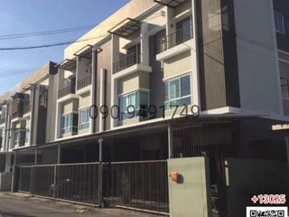 Reihenhaus zur Miete mit 3 Zimmer in Saphan Sung, Bangkok