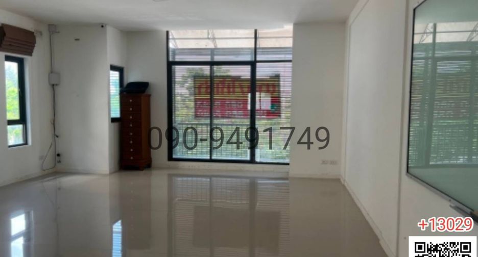 For rent 3 bed retail Space in Bang Sao Thong, Samut Prakan