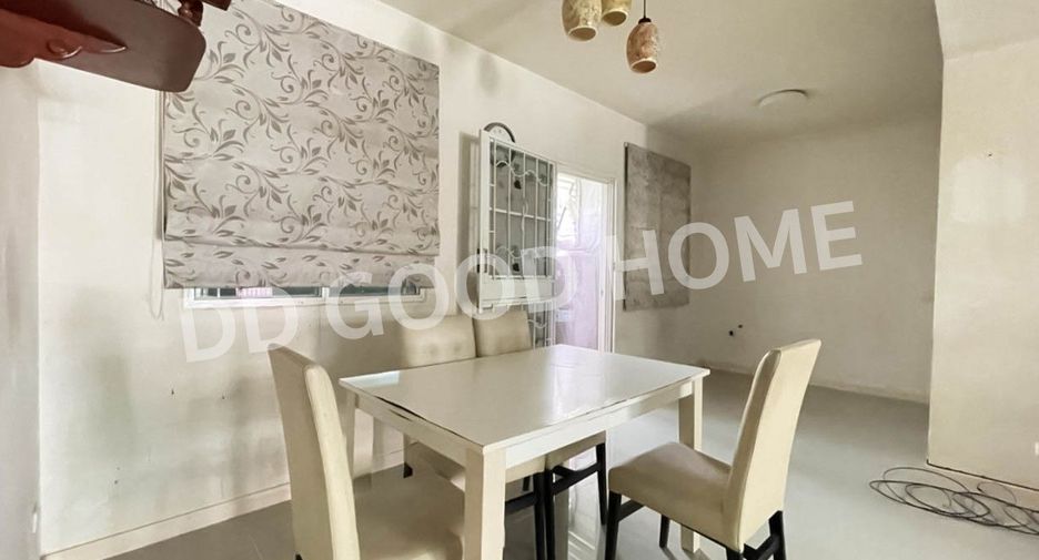 À vendre 3 chambres maison de ville à Bang Yai, Nonthaburi