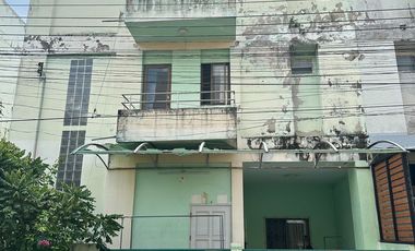 Reihenhaus zum Kauf mit 3 Zimmer in Wang Thonglang, Bangkok