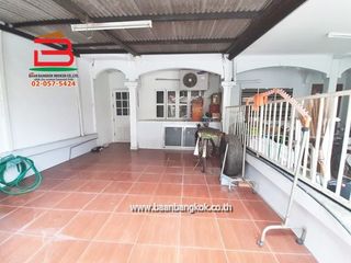 For sale 2 ベッドルーム townhouse in Chatuchak, Bangkok