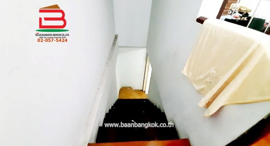 出售 2 卧室 联排别墅 在 Chatuchak, 曼谷