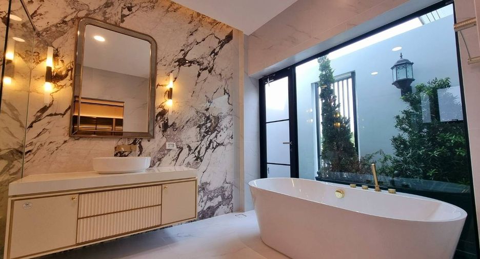 For rent and for sale 5 bedrooms house in Saphan Sung, Bangkok