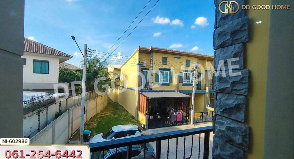 For sale 4 bedrooms townhouse in Mueang Pathum Thani, Pathum Thani