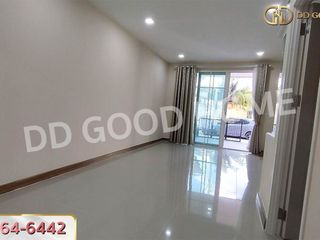For sale 4 bedrooms townhouse in Mueang Pathum Thani, Pathum Thani