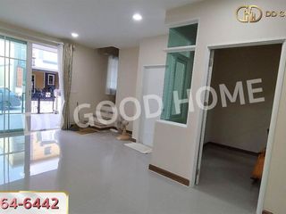 For sale 4 bedrooms townhouse in Mueang Pathum Thani, Pathum Thani