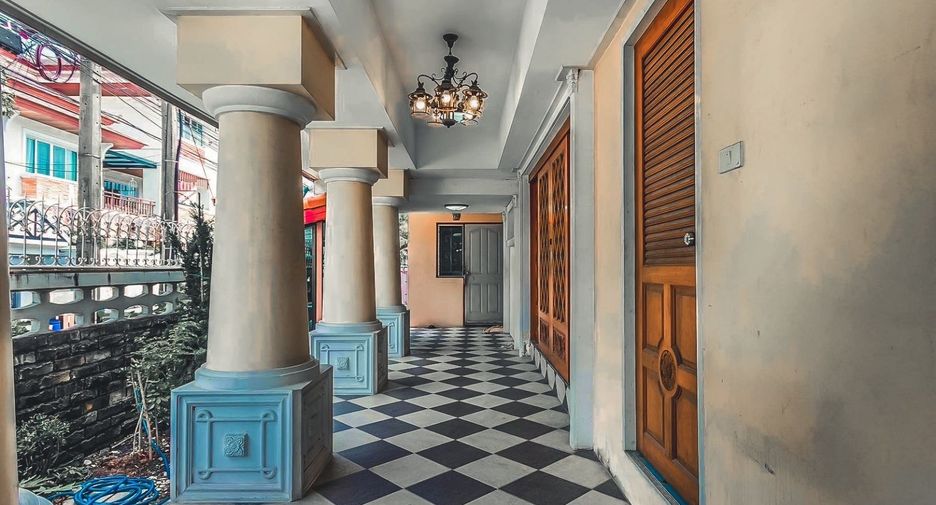 À louer et à vendre 4 chambres maison à Bang Khen, Bangkok