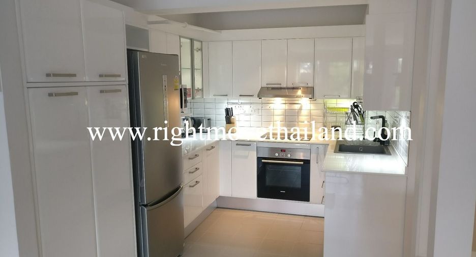 For sale 2 bedrooms condo in Watthana, Bangkok
