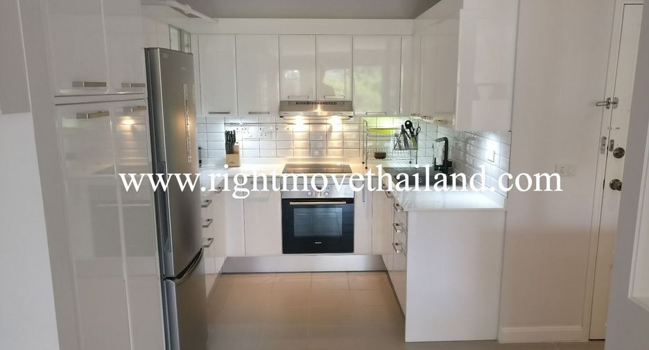 For sale 2 bedrooms condo in Watthana, Bangkok