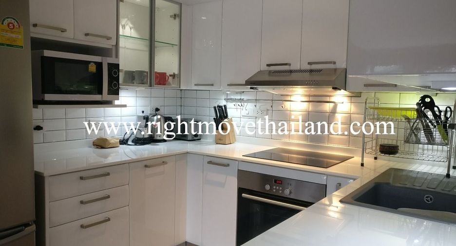 For sale 2 bedrooms condo in Watthana, Bangkok