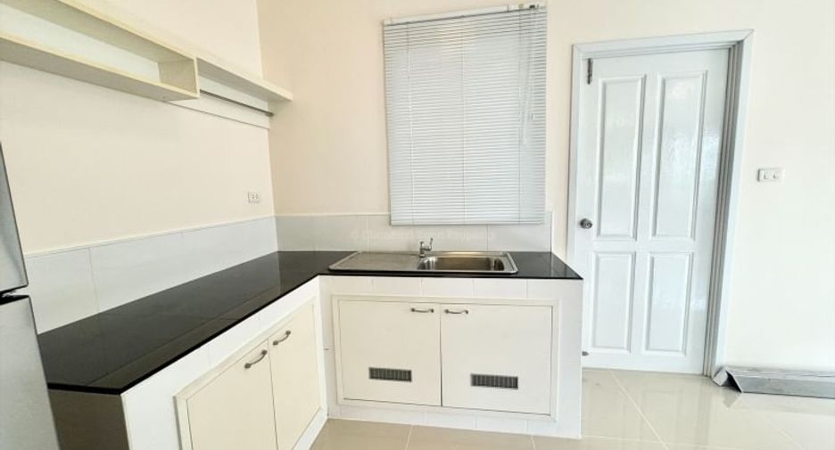 For rent 3 bedrooms house in Si Racha, Chonburi