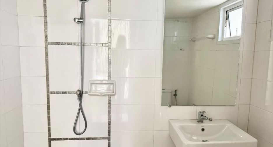 For rent 3 bedrooms house in Si Racha, Chonburi