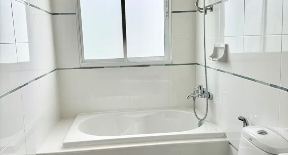 For rent 3 bedrooms house in Si Racha, Chonburi