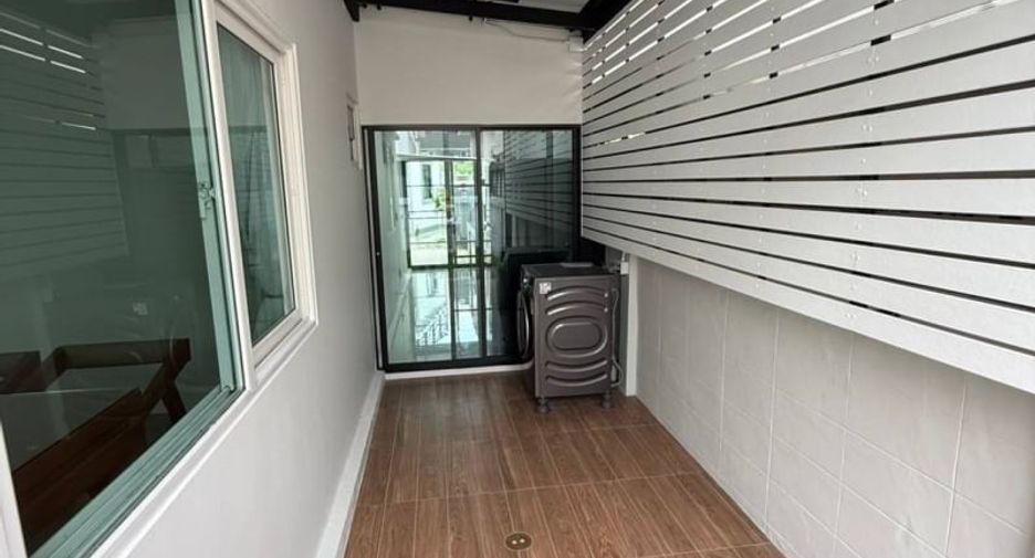 For rent and for sale 5 bedrooms house in Saraphi, Chiang Mai