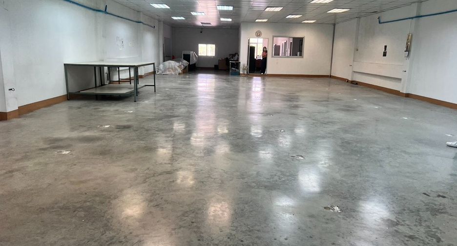 For sale hotel in Phra Samut Chedi, Samut Prakan