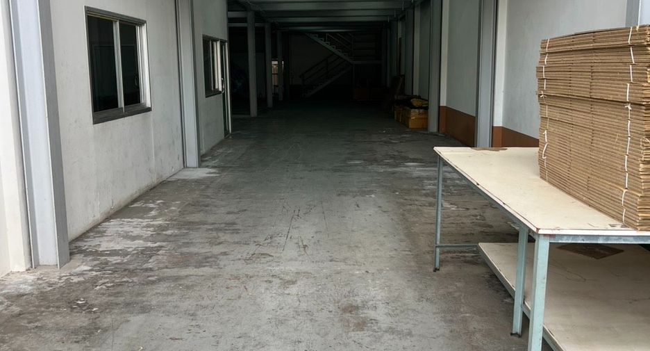 For sale hotel in Phra Samut Chedi, Samut Prakan