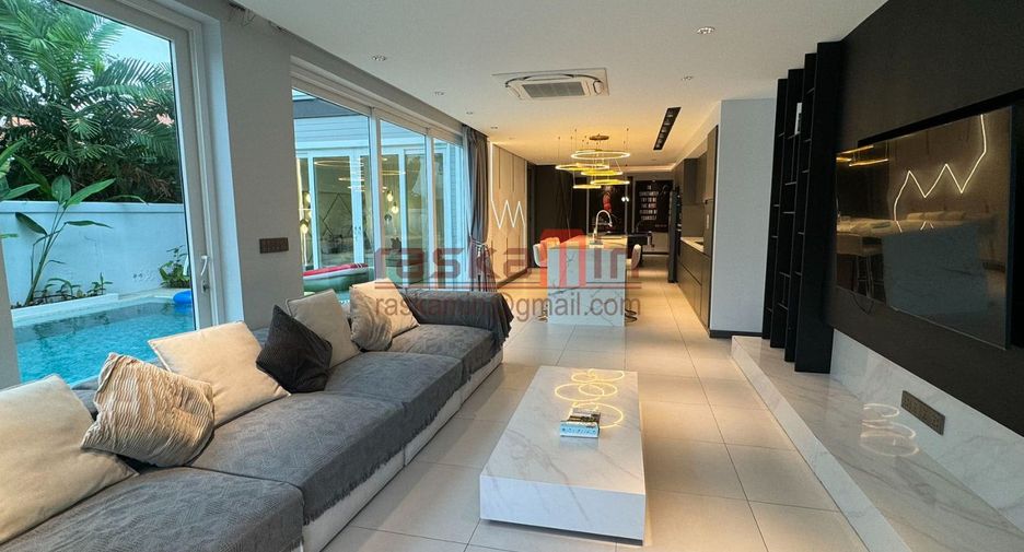 For sale 5 ベッドルーム villa in Bang Lamung, Chonburi