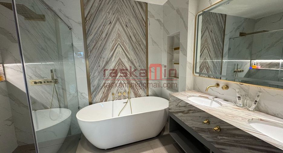 For sale 5 ベッドルーム villa in Bang Lamung, Chonburi