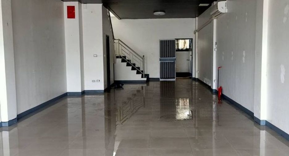 For sale 3 bedrooms retail Space in Mueang Phuket, Phuket