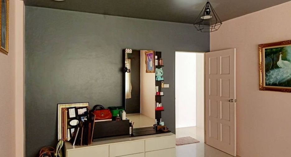 For sale 3 bedrooms retail Space in Mueang Phuket, Phuket