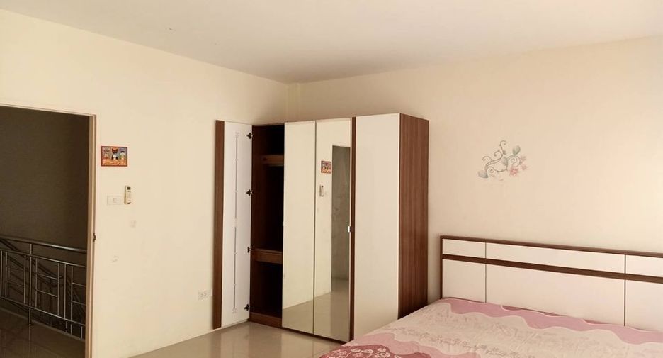 For sale 3 bedrooms retail Space in Mueang Phuket, Phuket