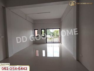 出售 3 卧室 商业空间 在 Mueang Nakhon Pathom, Nakhon Pathom
