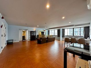 Condo en alquiler de 3 habitaciones en Sathon, Bangkok