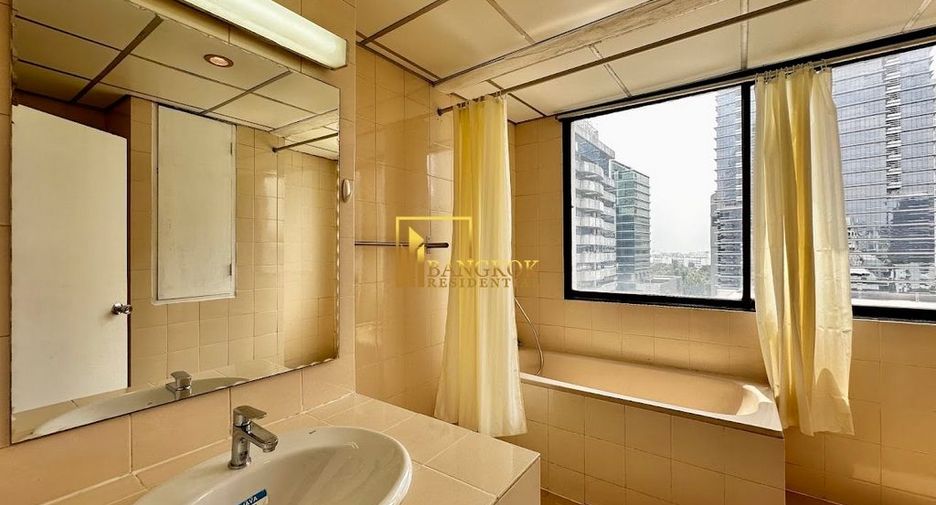 Condo en alquiler de 3 habitaciones en Sathon, Bangkok