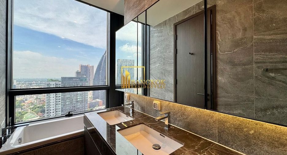 For rent 2 bedrooms condo in Khlong Toei, Bangkok