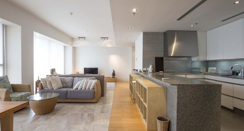 For rent 3 bedrooms condo in Sathon, Bangkok