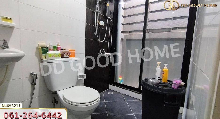 For sale 2 bedrooms townhouse in Si Maha Phot, Prachin Buri