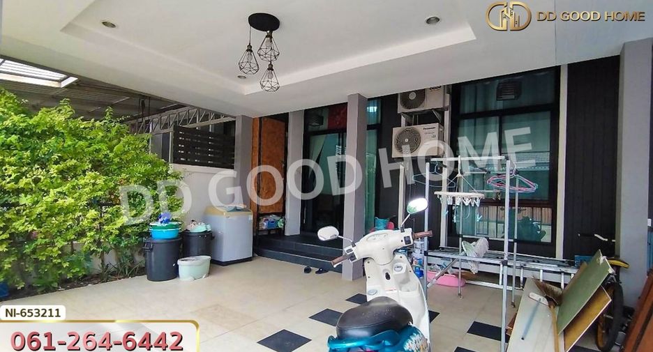 For sale 2 bedrooms townhouse in Si Maha Phot, Prachin Buri