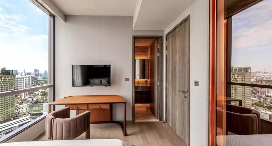 Condo en alquiler de 3 habitaciones en Khlong Toei, Bangkok