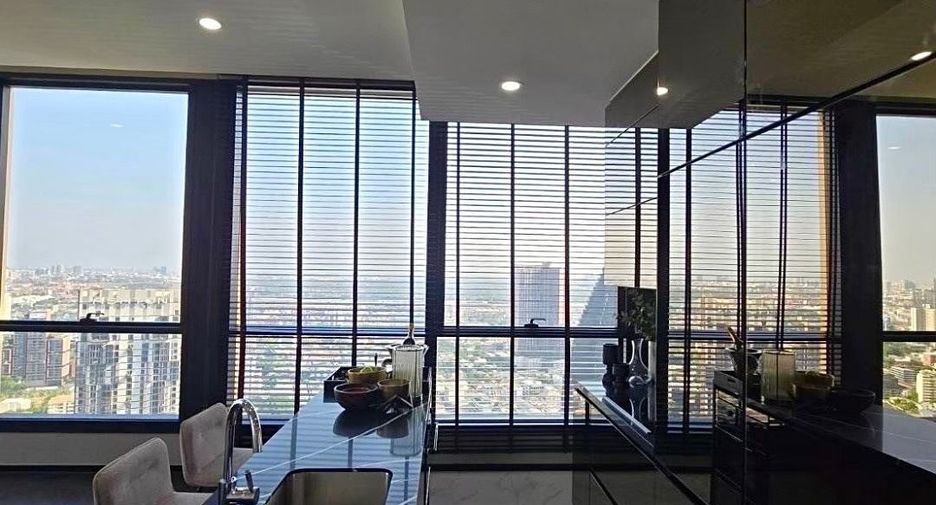 For rent 3 bed condo in Khlong Toei, Bangkok