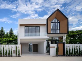 Villa zur Miete und zum Kauf mit 4 Zimmer in Mueang Chiang Mai, Chiang Mai