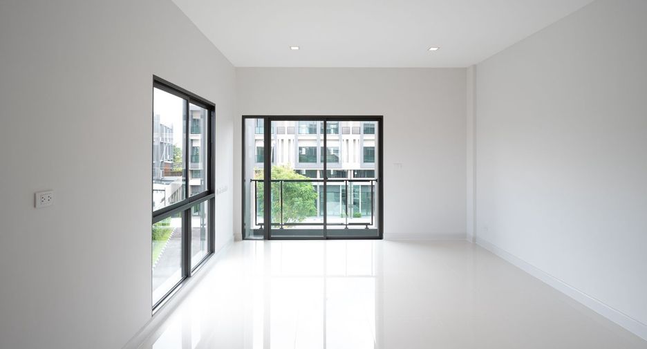 For sale 1 bed retail Space in Bang Khae, Bangkok
